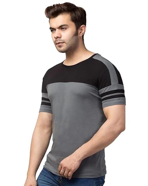 Men Colourblock Regular Fit T-Shirt