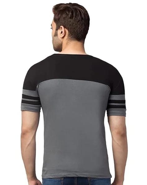 Men Colourblock Regular Fit T-Shirt