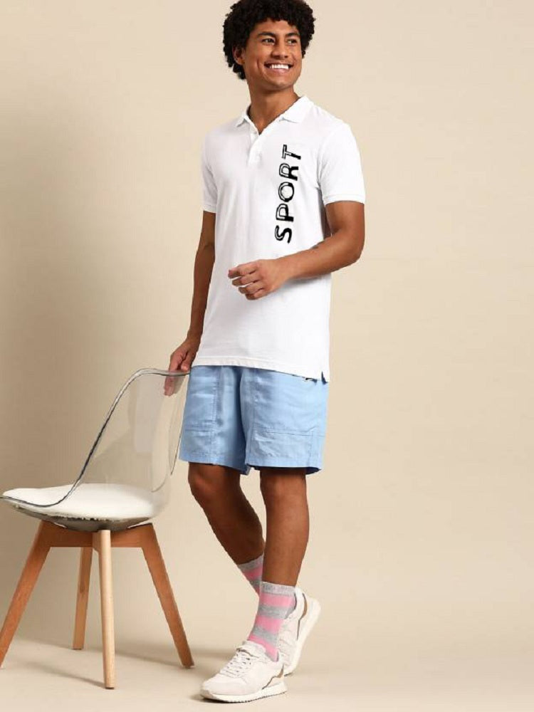 Polo Neck Style: The classic polo neck design