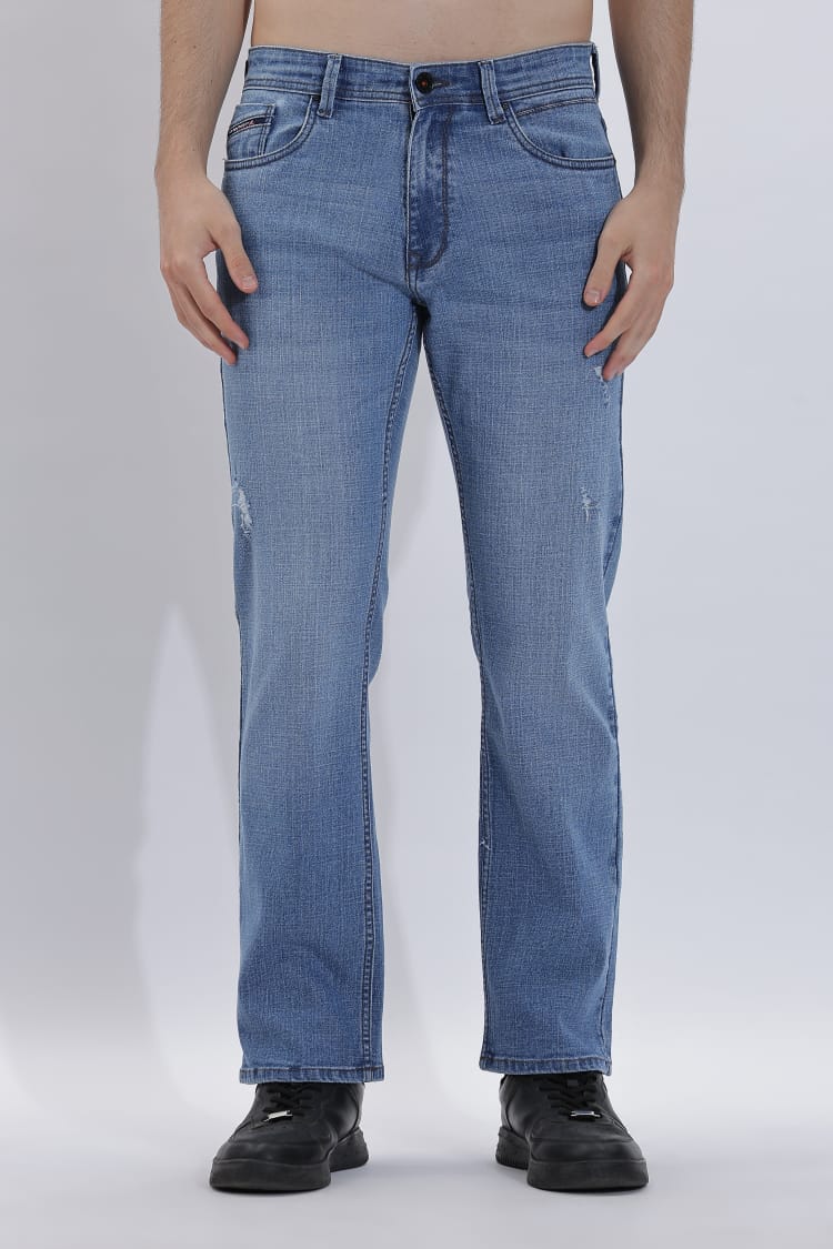 Men's Straight Fit Jeans With Tearing