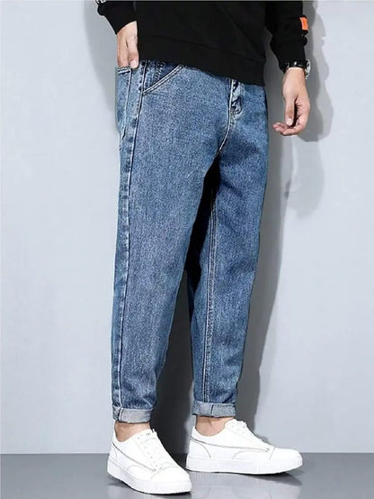 Men's Tapered Fit Mid Rise Casual Stretchable Denim Carrot Jeans_1
