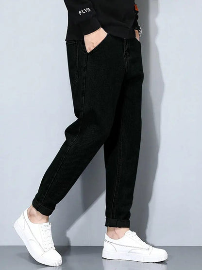 Men's Tapered Fit Mid Rise Casual Stretchable Denim Carrot Jeans_1